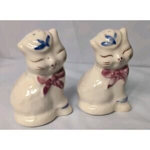 Vtg Shawnee Puss In Boots White Cat Hand Painted Salt And Pepper Shakers 3-1/2"